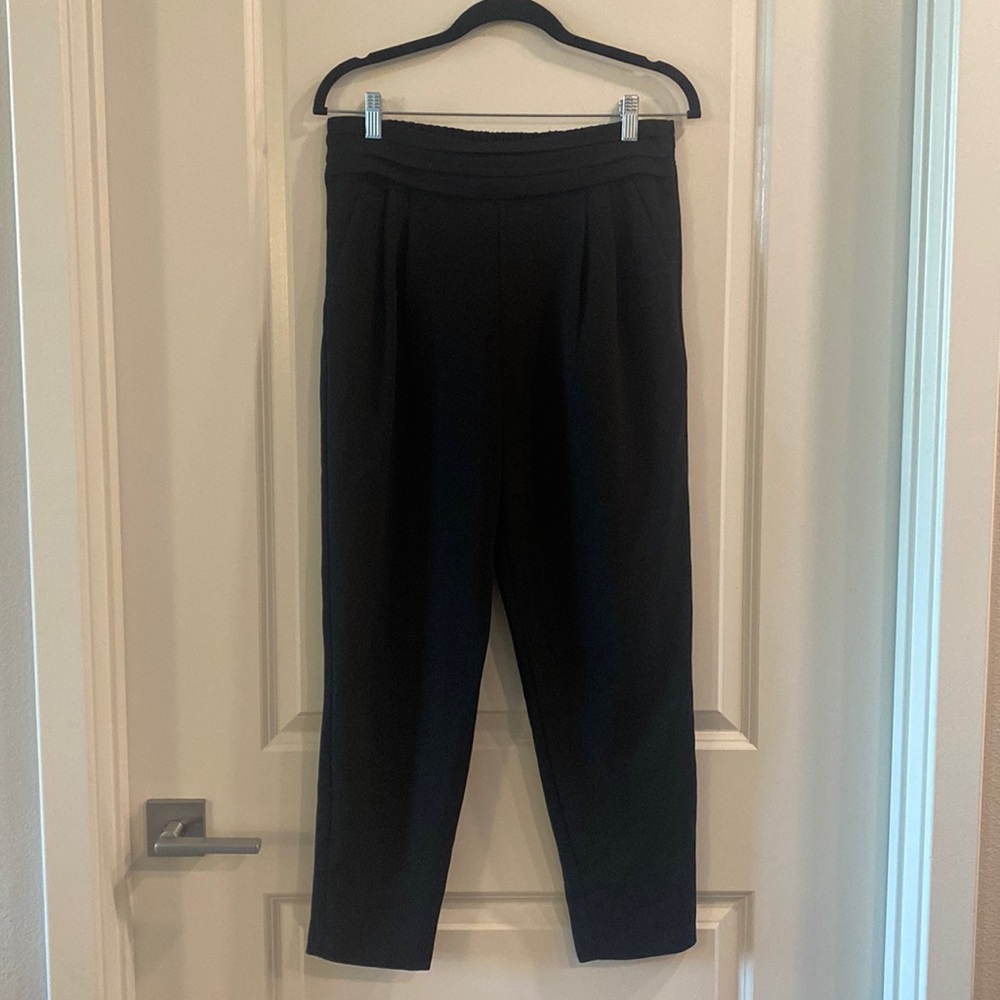 Forever 21 Women’s Black Pants with Elastic Waistband and Side Pockets